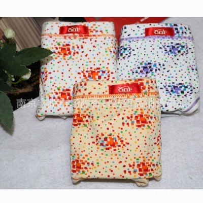 安妮芳女士彈力棉內(nèi)褲 彩色不規(guī)則格子透氣短褲的全方位解析